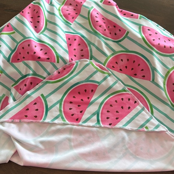 Luv Bug Towel. Pool, beach, lightweight towel. Hooded towel. SPF 50 towel. - Picture 2 of 4